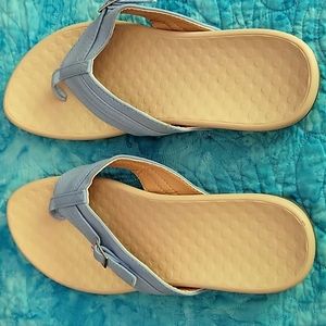 Generic Shoe, Size 9 Blue